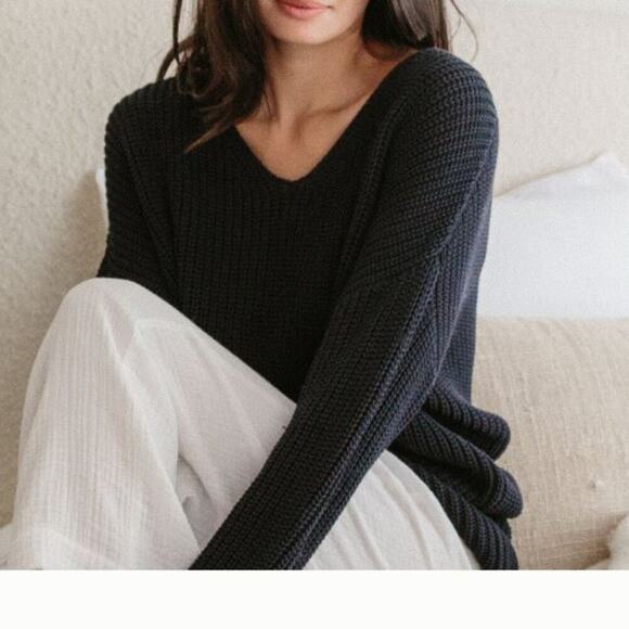 Jenni Kayne Charcoal V-Neck Sweater - Picture 3 of 11